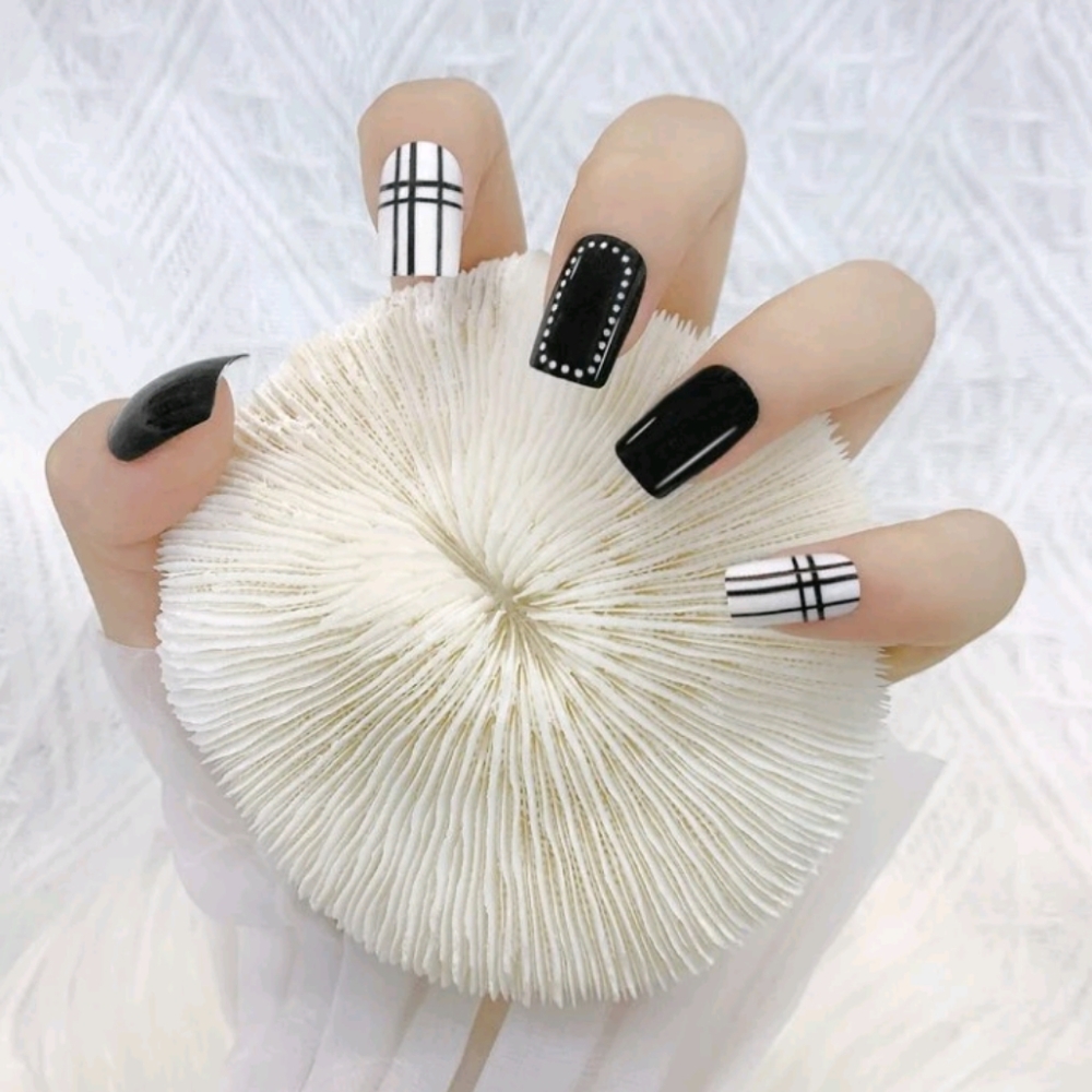 Black and White set